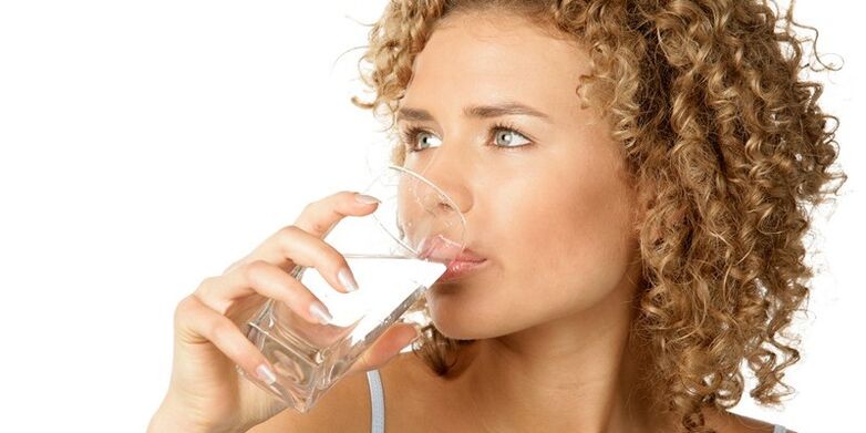 On a drinking diet, in addition to other liquids, you need to consume 1. 5 liters of purified water